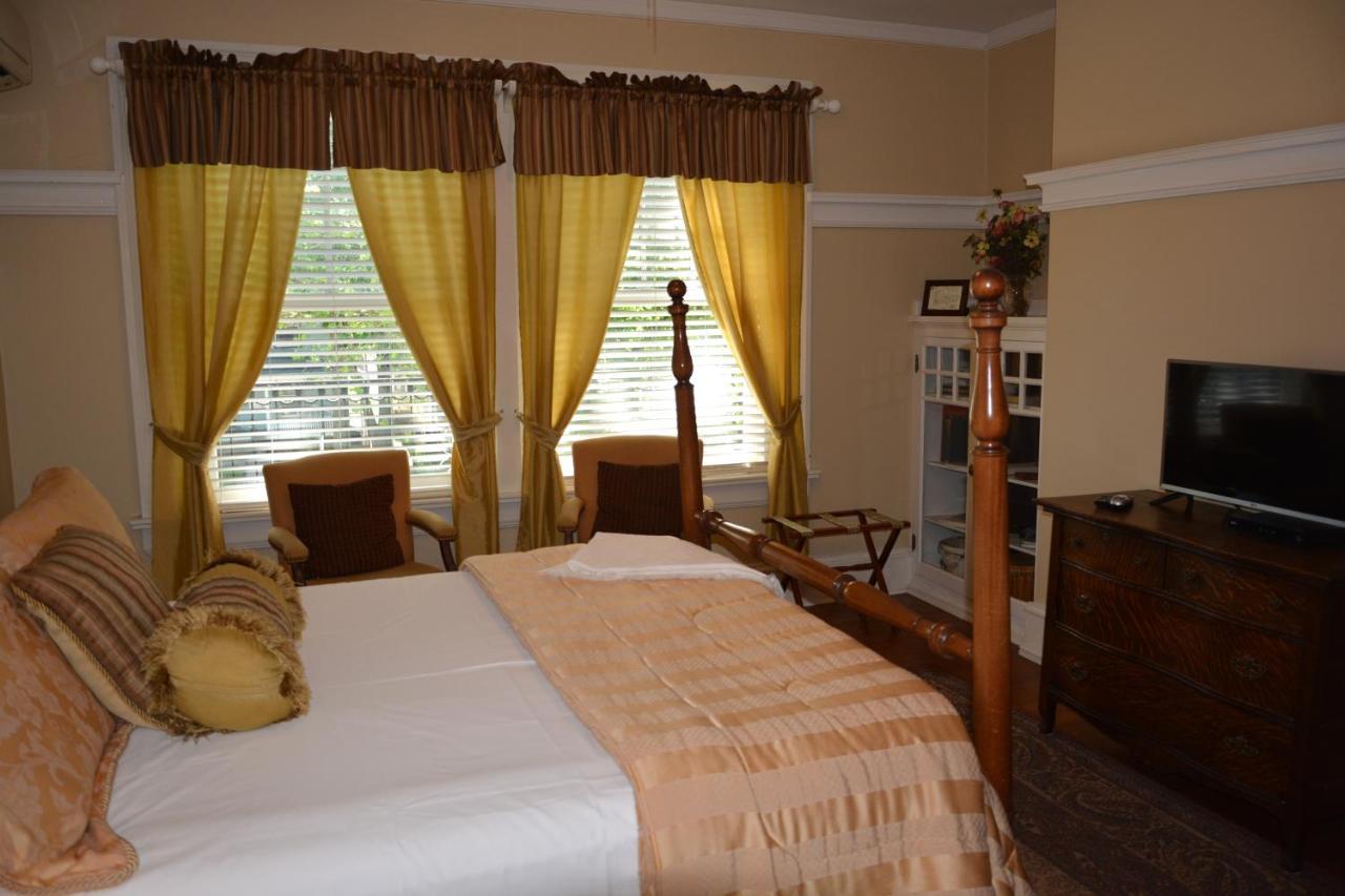 Bed & Breakfast At 835 Boutique Springfield
