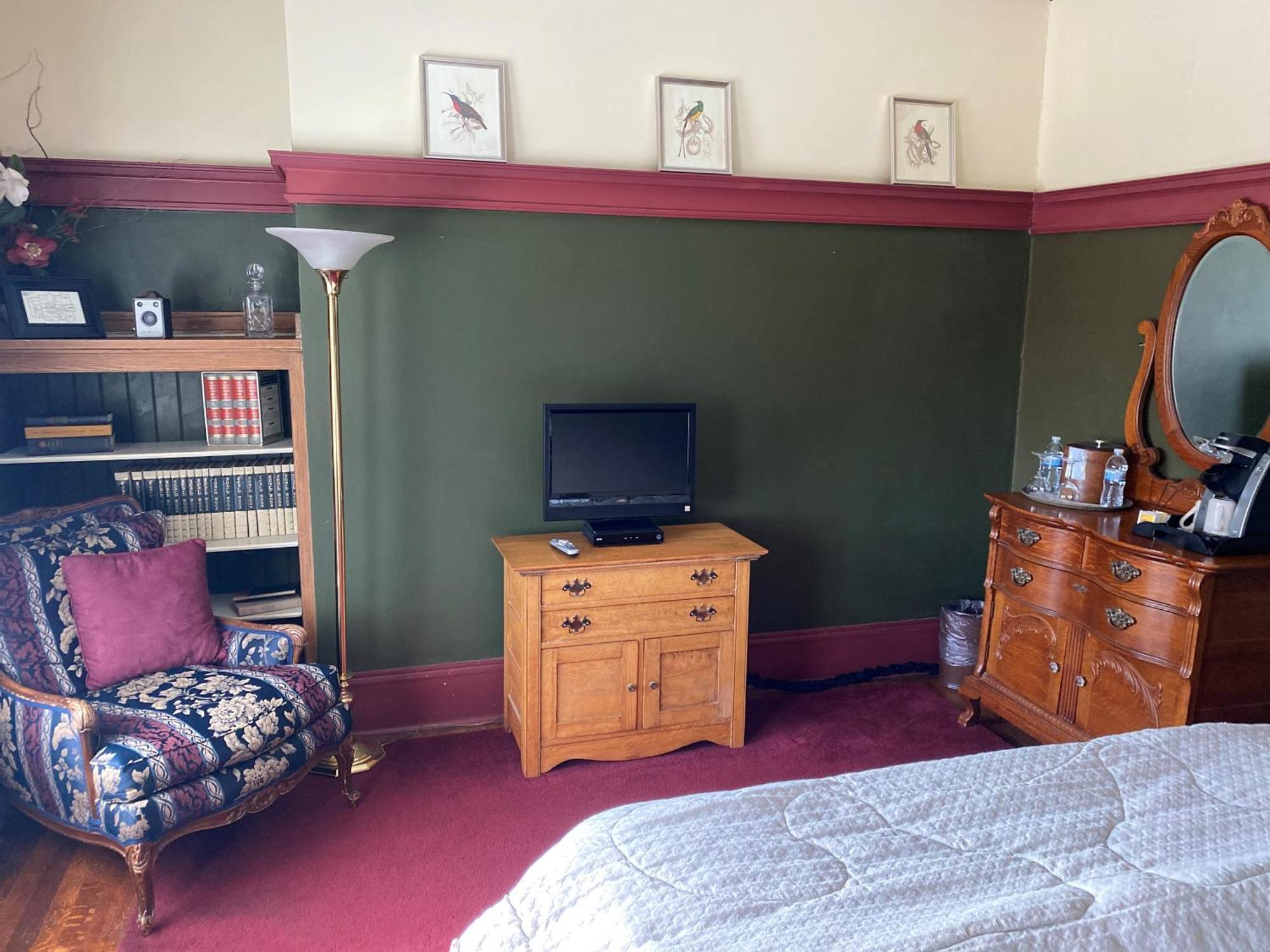 At 835 Boutique Bed & Breakfast 4*